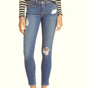 Frame Denim skinny jeans distressed!